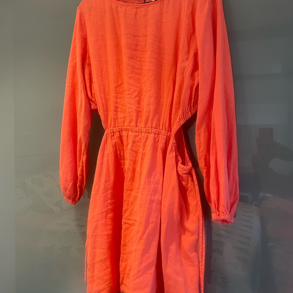 Salmon-Pink Mini Dress with sexy cut-outs